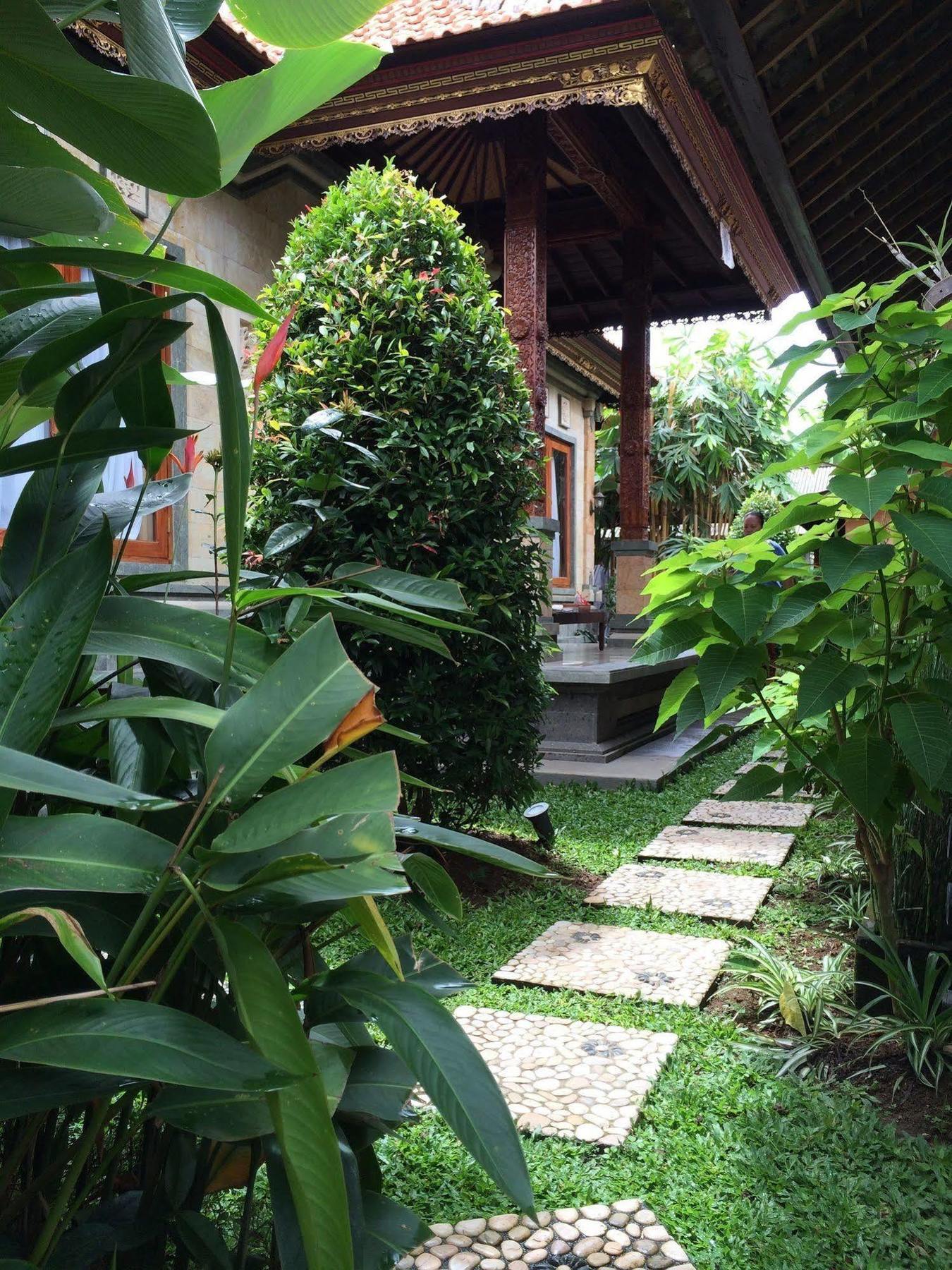 Uma Dewi Guest House Ubud Exteriör bild